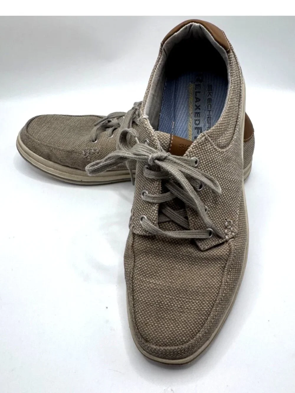 Skechers Melson Volgo Slip On Shoes Sz 11 Casual #58884 Beige Canvas Loafers